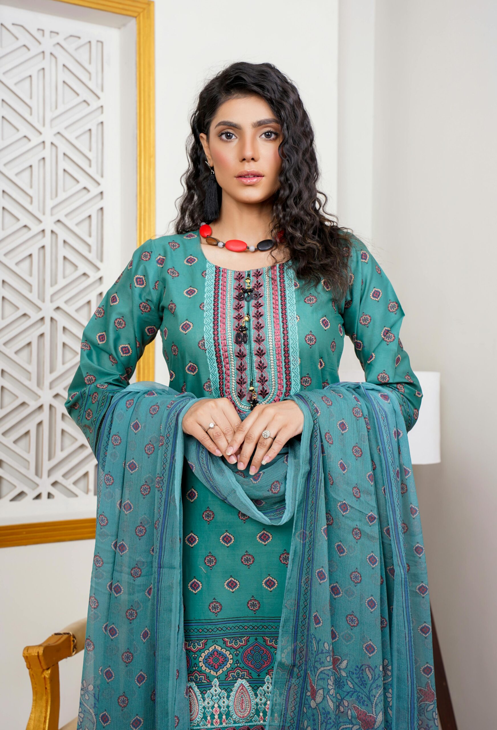 Iznik Pakistani clothing