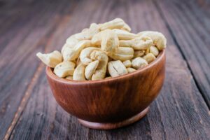 Premium cashew kernels in India – explore best cashew brands, wholesale suppliers, and exporters for trusted quality and flavor.